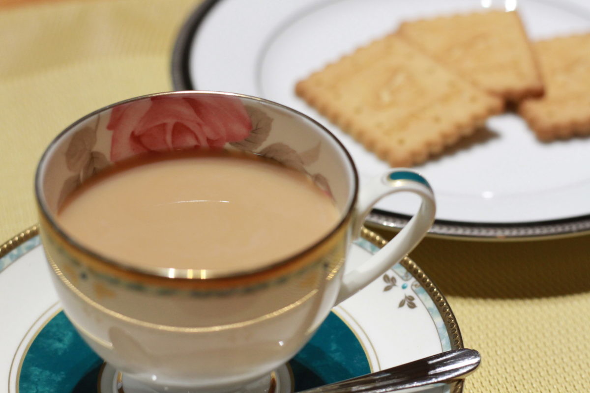 1位の紅茶はオフィスで絶対飲んじゃダメ!? 輸入食品店「ジュピター」の「ミルクに合うスパイスティー」飲み比べ