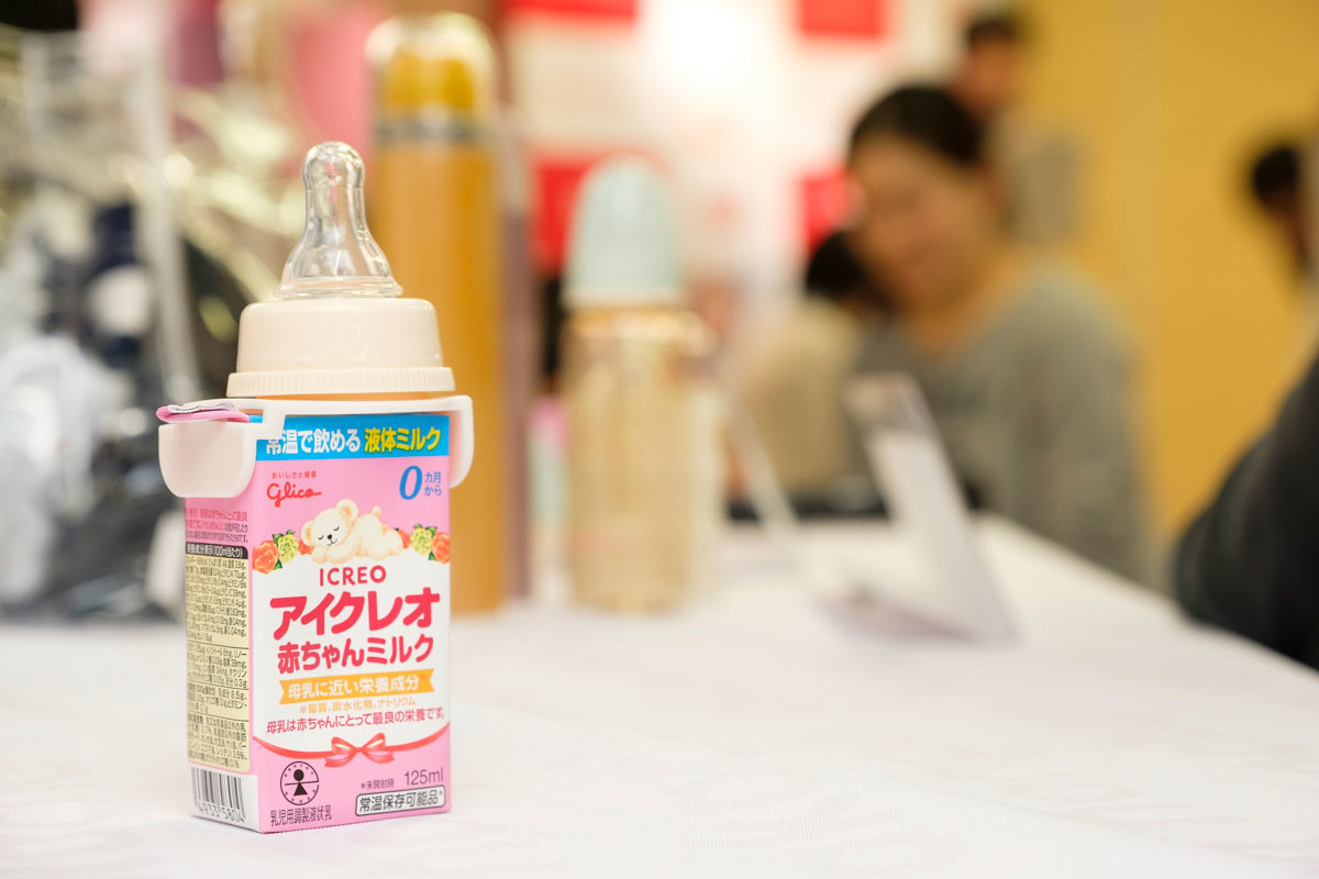 液体ミルクをもっと手軽に! 荷物が1/5に減る「紙パック用乳首」が新登場