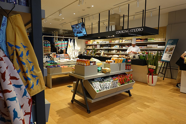 ↑店内のキッチンスタジオでは定期的にイベントやワークショップが開催される