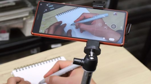 文房具好きに最高のスマホが出たぞ! 「21：9撮影」のXperia 8を使いつつ、小物撮影のコツを伝授