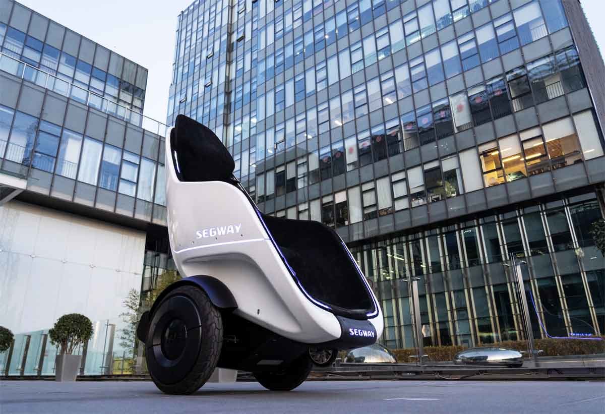 新たな都市型モビリティ! デザインを一変した「座れるセグウェイ」に世界が注目