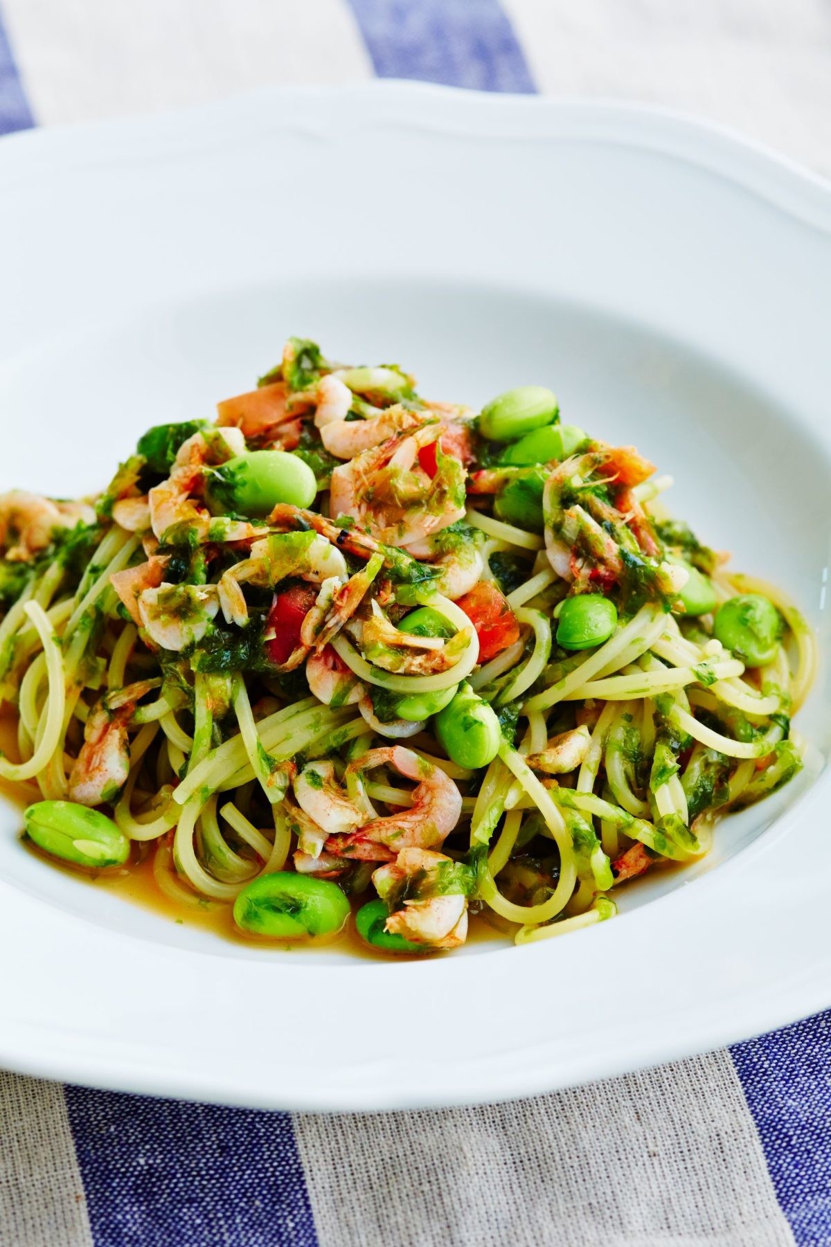 ↑「桜海老のパスタ」。身近なパスタなので、チャレンジしやすいともいえるでしょう。撮影/寺澤太郎(『スゴイ魚料理』より)