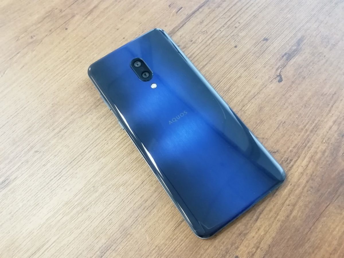 「ゲーミングデバイス＝いかつい」の図式を完全に崩したシャープ「AQUOS zero2」ーーその圧倒的軽さを実際に試してインプレ
