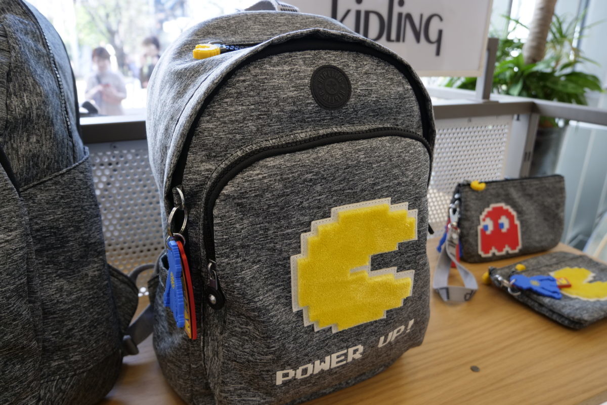 Kipling パックマン コラボリュック パックマンのビデオゲーム誕生40周年を祝し、キプリングと
