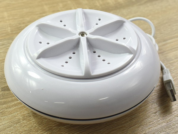 バケツと水さえあれば洗濯機が完成!? 話題の“手のひらサイズ”洗濯機「ちょこっとウォッシュ」レビュー
