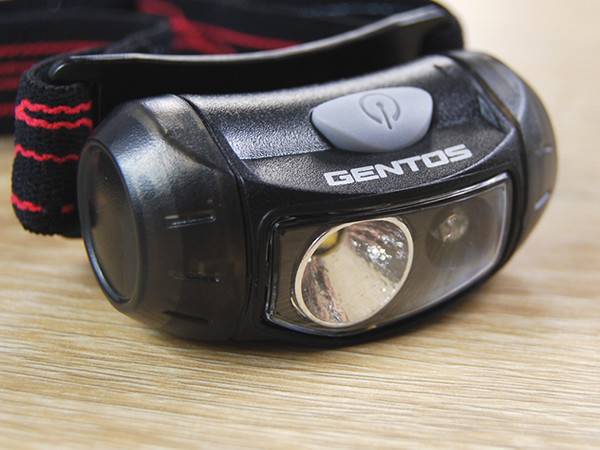 単3形アルカリ電池を1本入れるだけで点灯！ ナイトキャンパーにおススメの「COMPACT HEADLIGHT CP-095D」レビュー