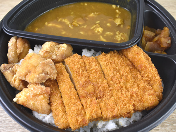 チキンの海に溺れそう… 心ゆくまで肉を味わえるCoCo壱番屋「チキン三昧カレー」