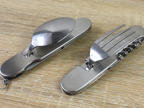 アイデアの勝利! 食事専用のマルチツール「Hobo Knife」は複数＆セット買いしたくなる