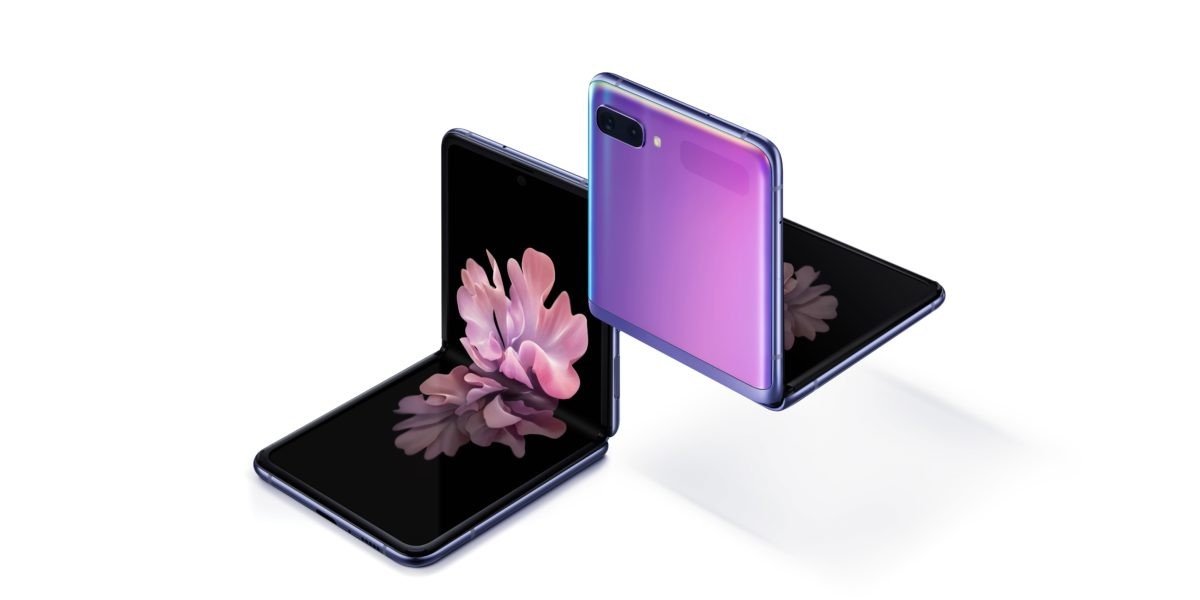 まるで17年前の携帯ゲーム機!? 縦型折りたたみスマホ「Galaxy Z Flip」