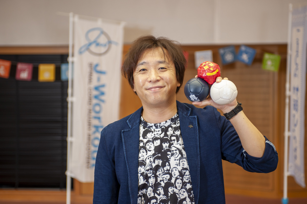 「パラスポーツってこんなに身近なものだったんだ！」――ものまねタレント・ホリさんがボッチャを初体験