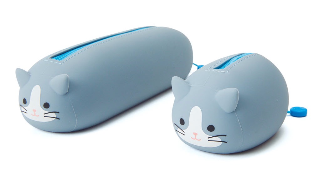 寝ころぶ！洗える！たっぷり入る！ リヒトラブの「寝ころびポーチ＆ペンポーチ」がクセになるかわいさ！