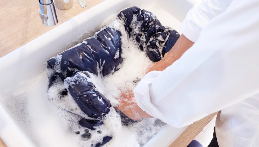 ダウンも家で洗える！“洗濯王子”が素材別に教える、冬物の“おしゃれ着”洗濯のコツ