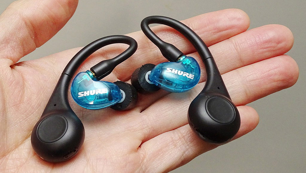 一粒で5度以上おいしい上に万人向けーーシュアの完全ワイヤレスイヤホン「AONIC 215」を丁寧解説