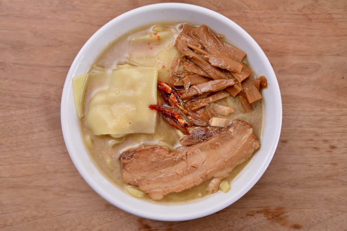 ↑できた! 「鰮唐華タレ」は中央にのせる感じで盛り付けると、よりお店っぽくなる