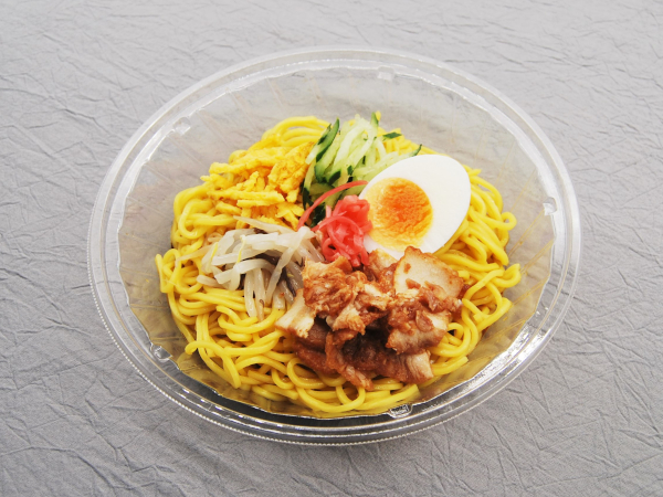 ホロホロのチャーシューがたっぷり！ 肉の旨味も堪能できるローソンの「醤油だれの冷し中華（直火焼チャーシュー）」