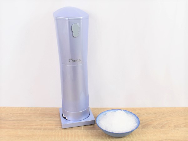 自宅の“バラ氷”が絶品デザートに大変身！「大人のふわふわかき氷器 コードレス」レビュー