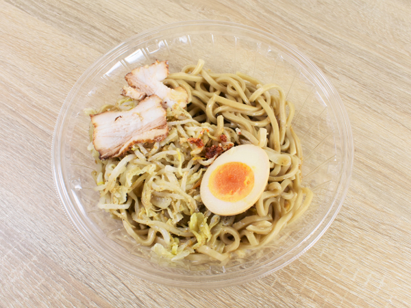 気がついたら“ワシワシ”食べてしまう… 濃厚にんにく味にハマる人が続出中のローソン「麺屋武蔵監修 冷し真剣（マジ）そば」