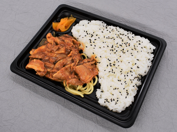 生姜焼にトマトペーストをイン！ 酸味×甘みが絶品のローソン「豚生姜焼弁当」にリピーター続出中!