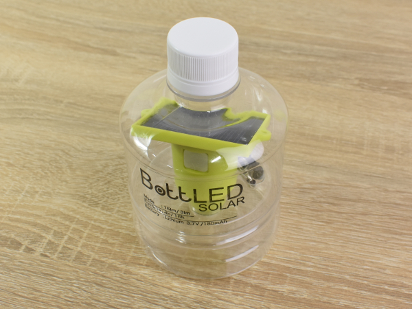 ペットボトルが照明に大変身！ 太陽光で充電できるソーラーライト「bottLED Solar」レビュー
