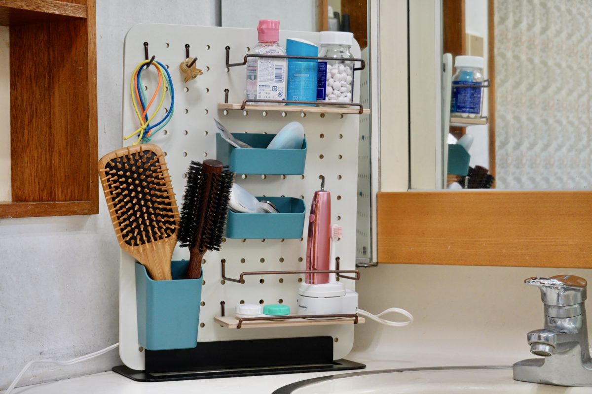 ↑ヘアブラシや歯ブラシなど縦長のアイテムが多いため、縦置きできれいに収まった