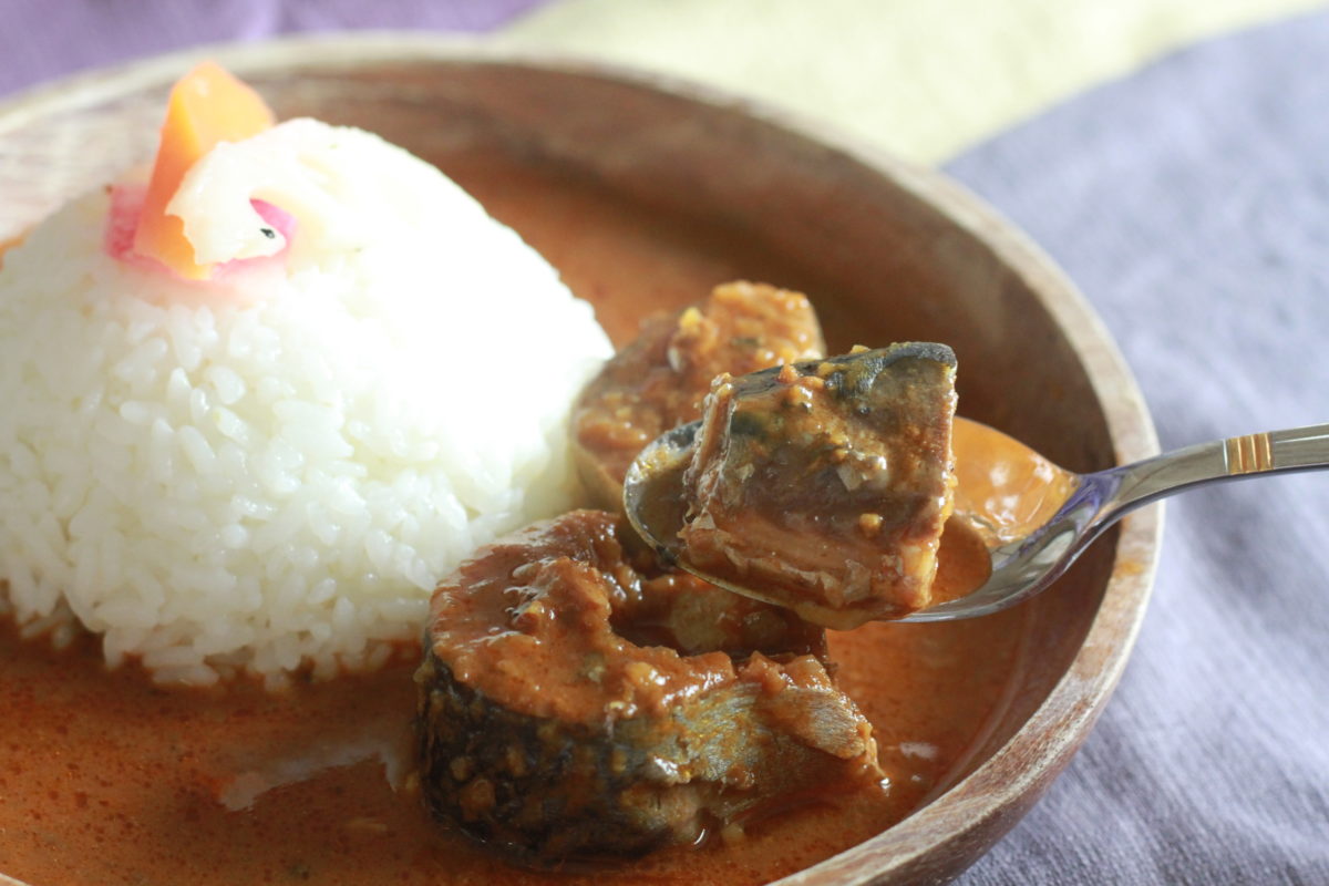 1位の「さばカレー」がウマすぎて驚いた! カルディの「さば缶・いわし缶」ランキング