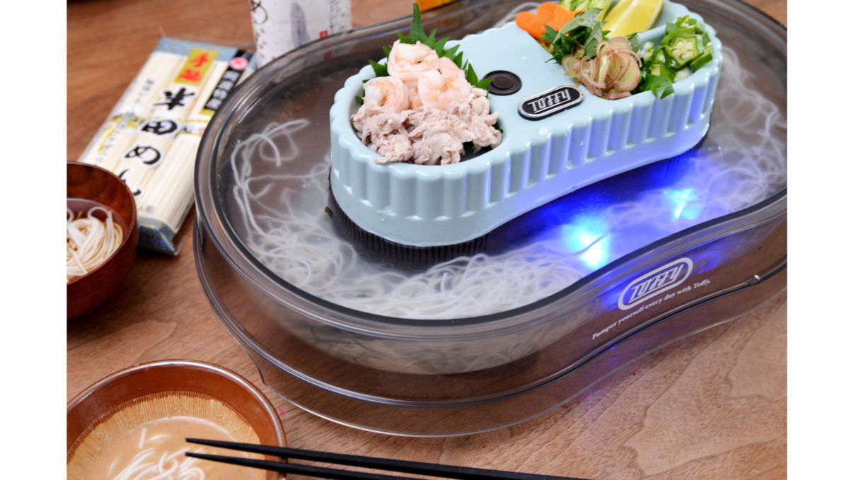 水流×LEDが予想以上に爽快! 「きらきら流しそうめん器」でおうちパーティが進化した