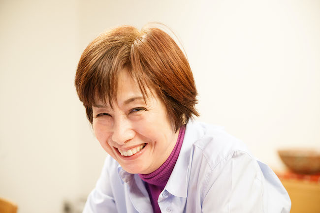 ↑「断捨離」を提唱し、活動するやましたひでこさん。断捨離はモノだけでなく、人やお金などより概念的なものにも応用できると説きます