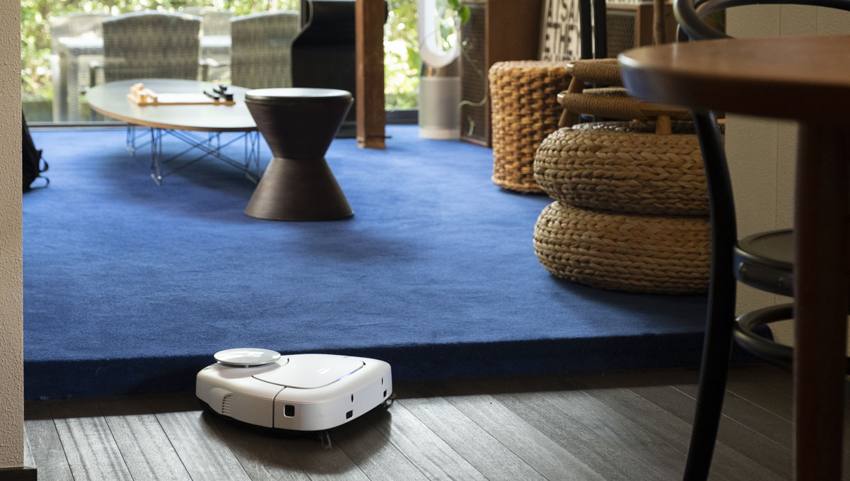 【検証】高級家具に巨大吹き抜け…最新ロボット掃除機は「歴史的デザイン物件」のトラップを回避できるか?