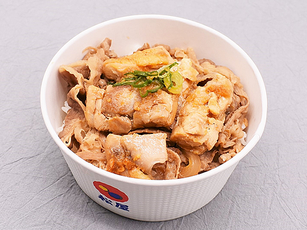 ジューシーなチキンに胃袋を掴まれた… 夏バテを解消する松屋の「にんにくバターのごろチキコンボ牛めし」