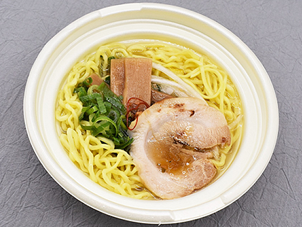 爽やかスープで食欲増進!? ゆずの酸味が加わったセブンの「はまぐり出汁の旨み 塩ラーメン」