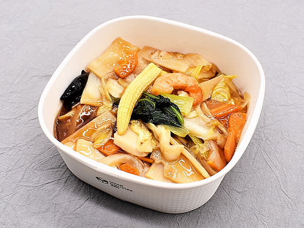 フレッシュ野菜をたっぷり堪能！ エビやイカも入ったセブンの「1／2日分の野菜！ 9種具材の海鮮中華丼」
