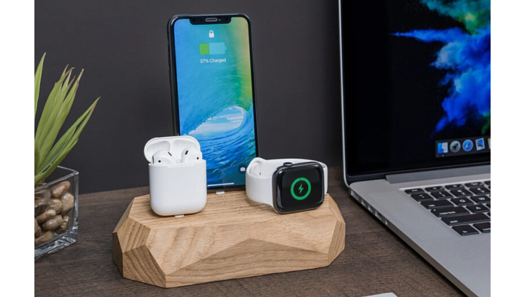 アップル製品の「ケーブルわちゃわちゃ」をスマートに解決！ ポーランド発の木工ドック・OAKYWOOD「3 in 1ドック」限定再入荷