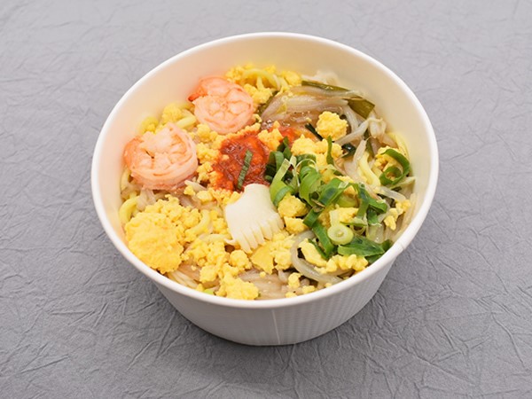 コンビニで“シンガポール料理”!? セブン「ホッケン・ミー（シンガポール風焼そば）」の気になるお味は…