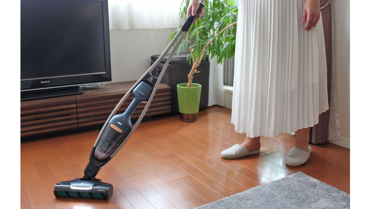 「あこがれ掃除機」の最新版「Pure Q9」の進化を実感! デザインも充電台も「抜け感」がすごくイイ