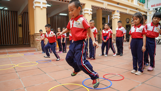 ベトナムで挑戦するミズノのSDGs―― 子どもの肥満率40%の国に「ミズノヘキサスロン」と笑顔を