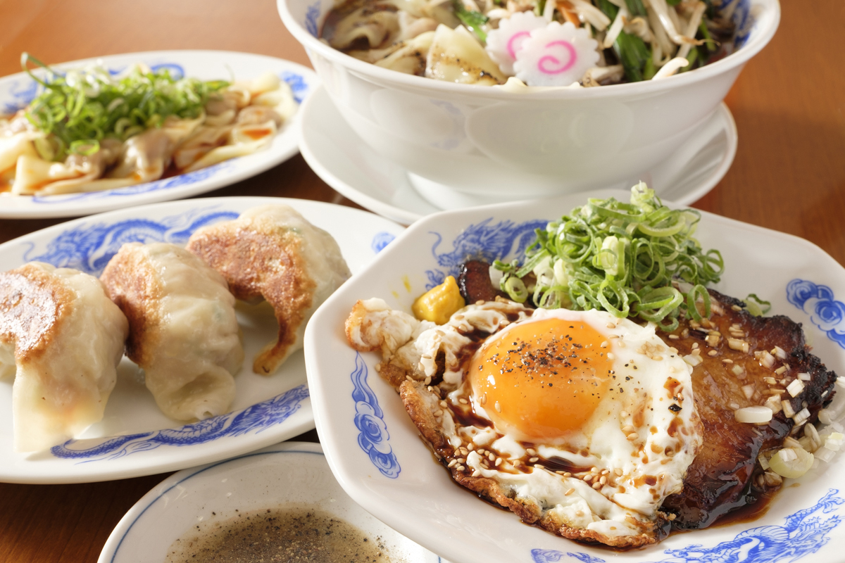 【街中華の名店】パワー系メニューに悶絶。ネオ街中華「萬龍」がお茶の水に爆誕