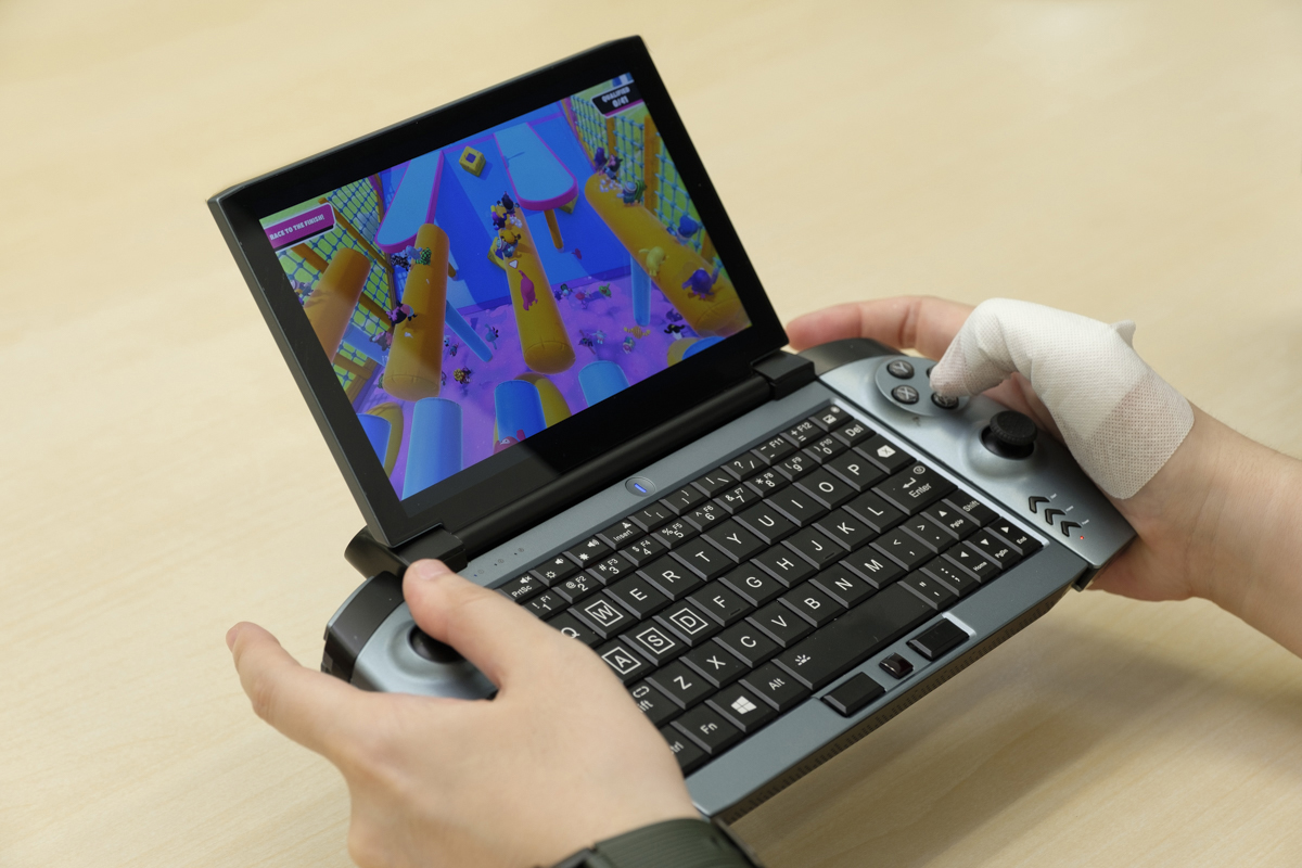 8月22日発売の新感覚ゲーミングUMPC「OneGx1」、ゲーム機としての使い心地は…ロマンに満ちたクレイジーな端末