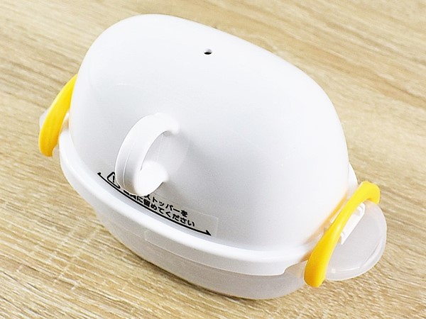 チンするだけでゆでたまごが作れる!? 電子レンジ専用の「ezegg レンジでゆでたまご2個用」レビュー