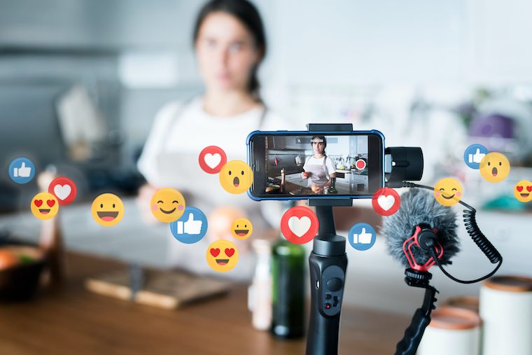 “機材シェア”でもっと手軽に！「Vlog」の楽しみ方とカメラの選び方