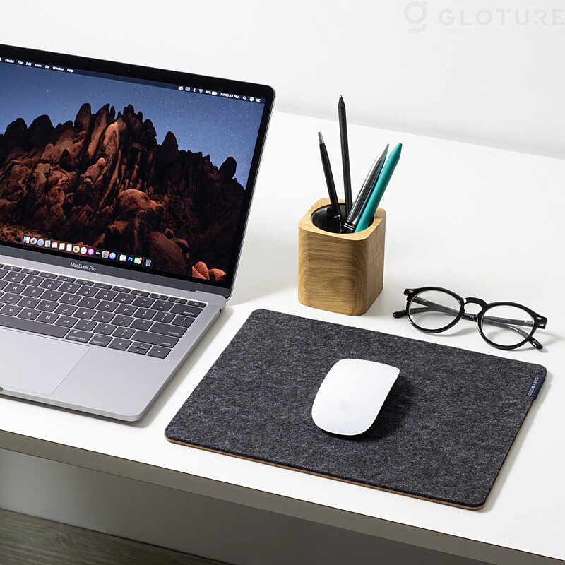 落ち着きあるデスクを構築するならPC周りから。質感いい感じの「マウスパッド＆コースター」