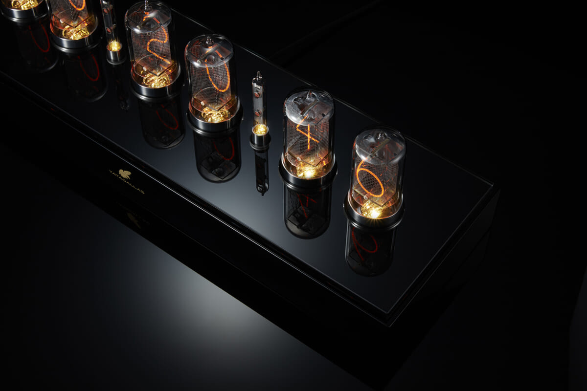 お値段350万円! 世にも美しいニキシー管クロック「YATAGALLAS」全3モデル受注受付中