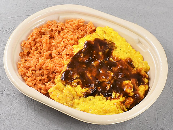 卵は通常の約2倍！ ローソン「ふわとろたまオムライス」の“とろふわ感”がクセになる…
