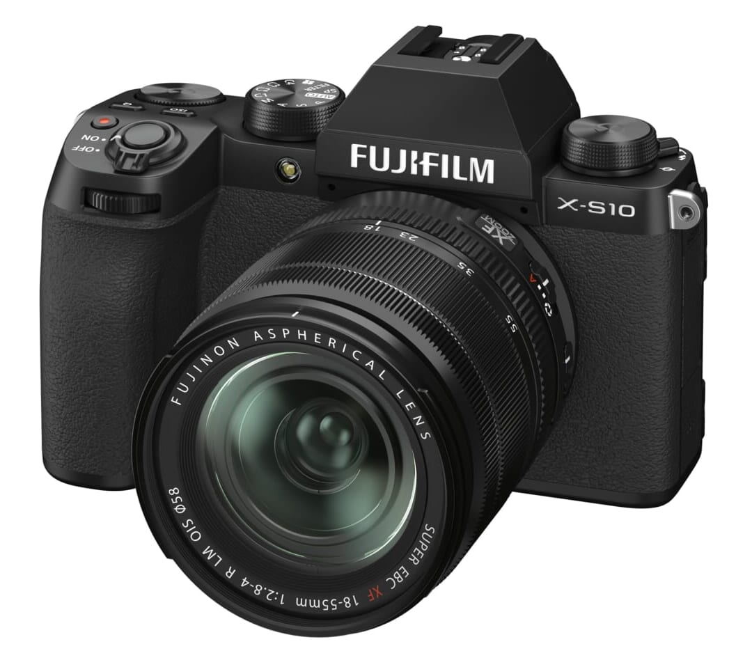新たな「X」は小さな実力派! 強力手ブレ補正搭載を搭載した「FUJIFILM X-S10」登場