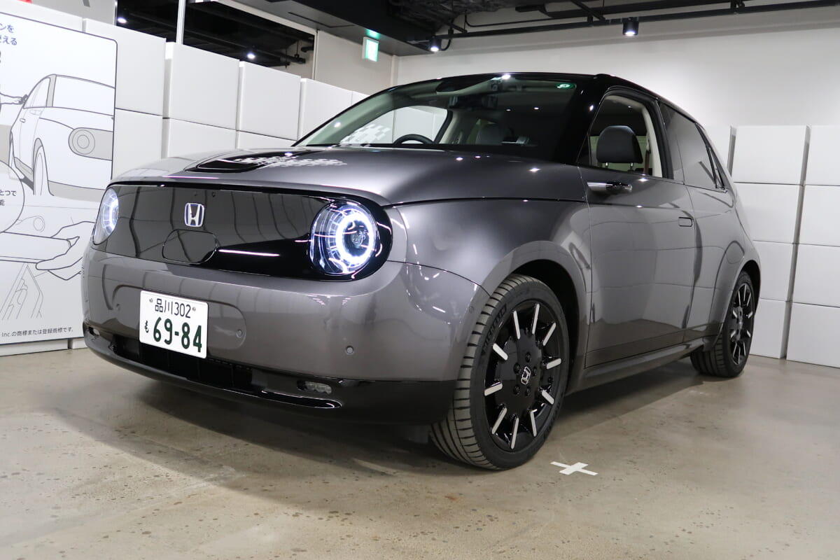 Honda eに乗ってきました。最小回転半径4.3mの実力を迷路のようなコースで試乗