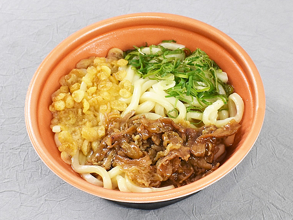 レンチンすると“つゆ”が現れる!? ファミリーマートの「レンジ肉うどん」が最後の一口までおいしい