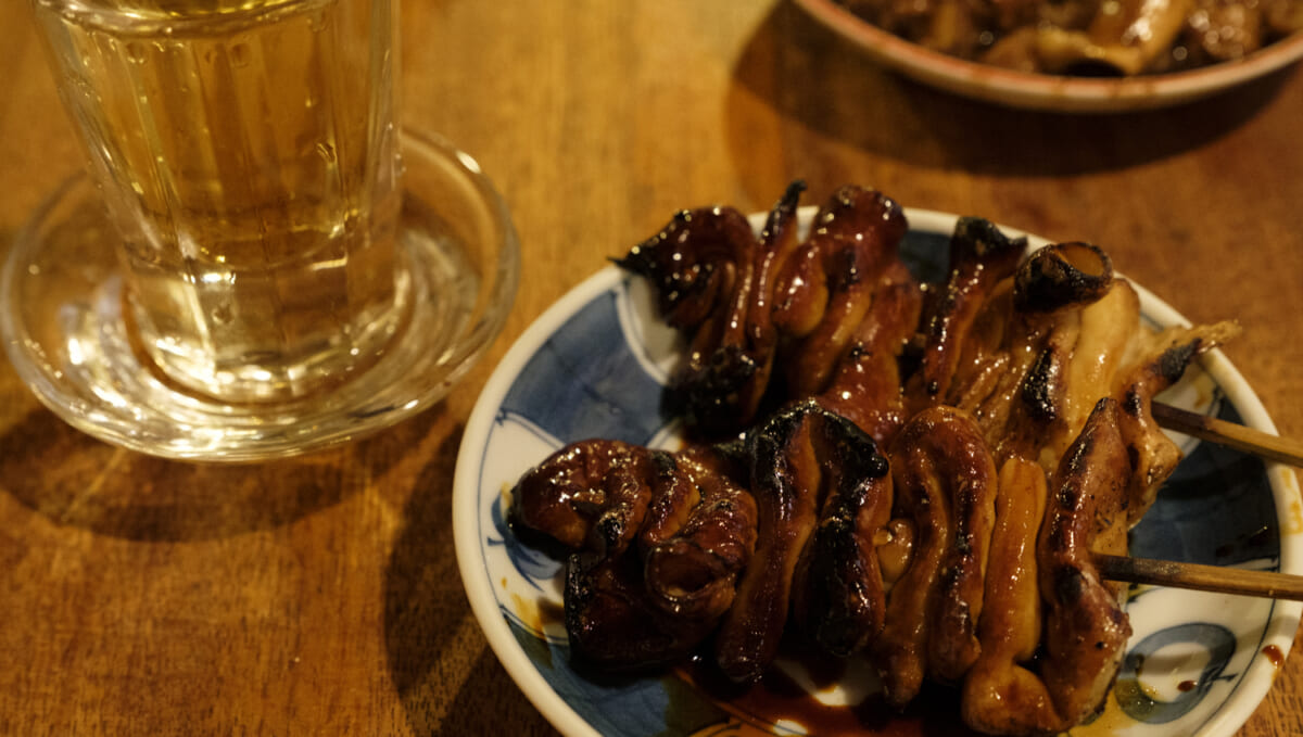 【東京・大衆酒場の名店】この緊張感は何だ? 行列しても入りたい立石「宇ち多゛」の強烈な魅力の噺