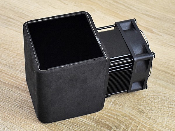 紙パック飲料をキンキンに冷やせる！ デスクに置けるデザインの「紙パックSUPER COLD BOX」レビュー