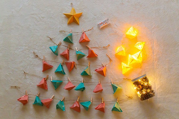 クリスマスのイルミネーション＆アドベントカレンダーを100均グッズで可愛く作る方法