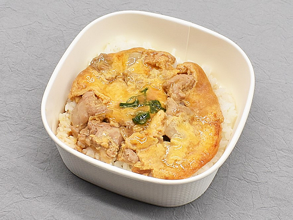“とろとろ”以上の衝撃食感!? セブンの新作「とろとろ玉子の特製親子丼」はこだわり玉子が魅力