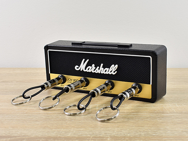 マーシャルのアンプを再現！ Twitterで12万「いいね」を獲得したキーハンガー「JCM 800 Jack Rack」レビュー